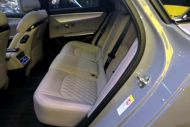 Used BYD Han 2025 DM-i 125KM Elite Model Left Rear Seat