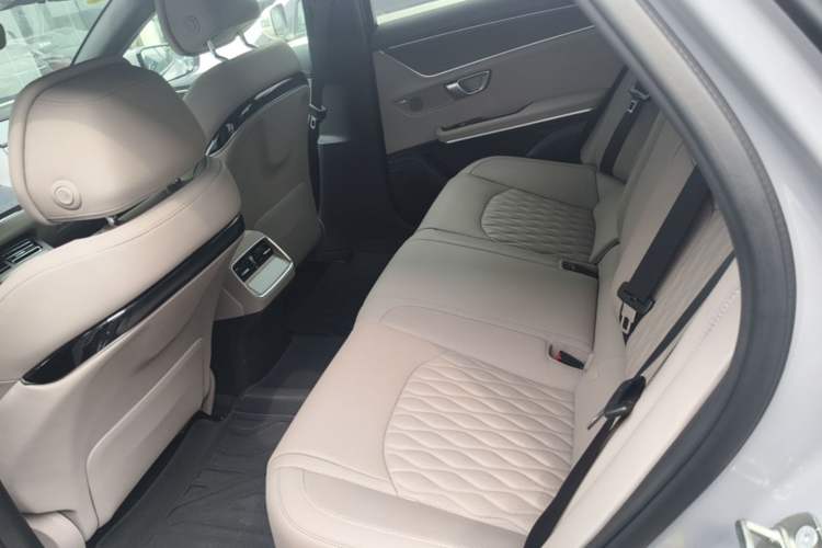 Used BYD Han 2025 DM-i Intelligent Driving Edition 125KM LiDAR Flagship Model Left Rear Seat