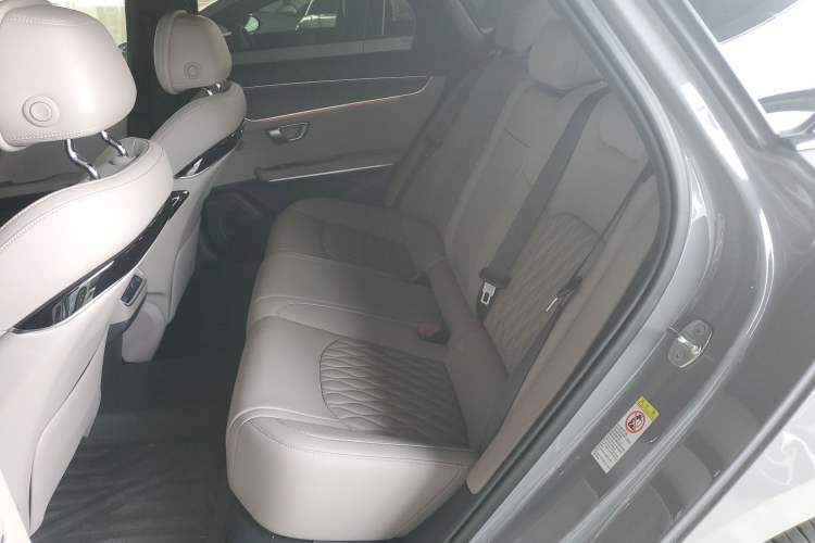 Used BYD Han 2025 DM-i 125KM LiDAR-Powered Intelligent Driving Model Left Rear Seat