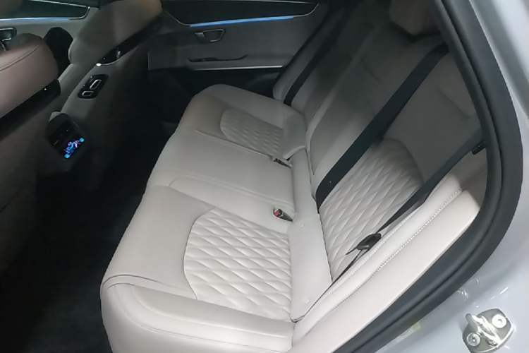 Used BYD Han 2025 DM-i Intelligent Driving Edition 125KM LiDAR Flagship Model Left Rear Seat