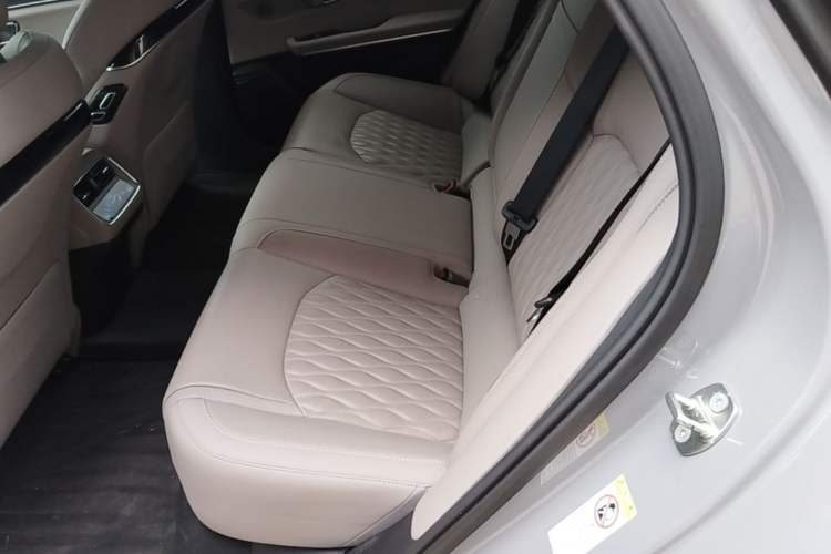 Used BYD Han 2025 DM-i Intelligent Driving Edition 125KM LiDAR Flagship Model Left Rear Seat