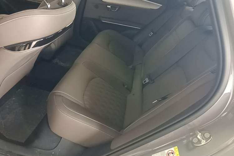 Used BYD Han 2025 DM-i Intelligent Driving Edition 125KM Prestige Model Left Rear Seat
