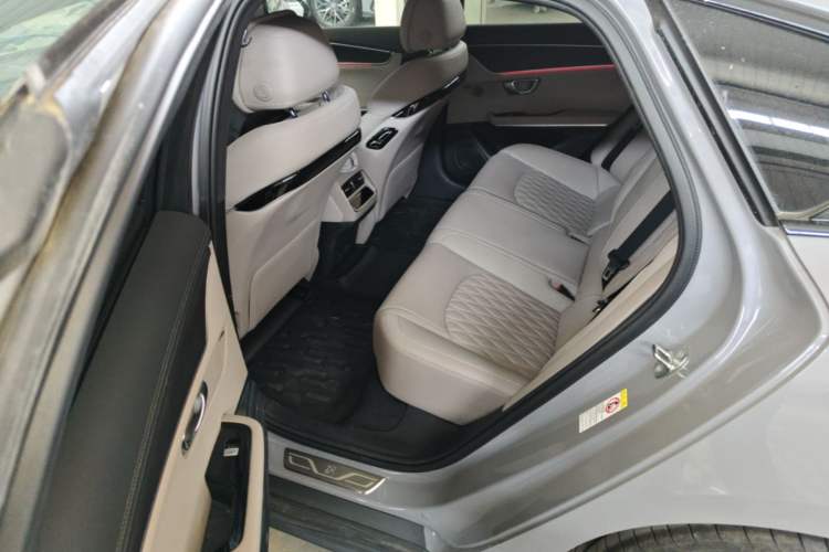 Used BYD Han 2025 DM-i Intelligent Driving Edition 125KM LiDAR Flagship Model Left Rear Seat