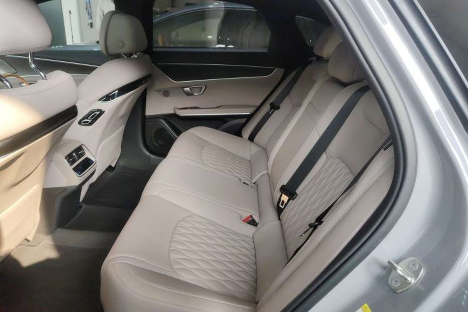 Used BYD Han 2025 DM-i Intelligent Driving Edition 125KM LiDAR Flagship Model Left Rear Seat