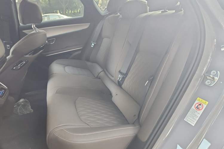 Used BYD Han 2025 DM-i Intelligent Driving Edition 125KM LiDAR Flagship Model Left Rear Seat