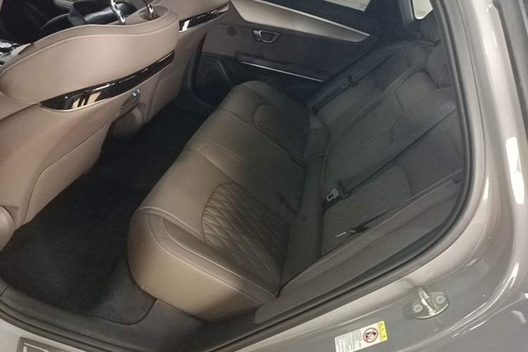 Used BYD Han 2025 DM-i Intelligent Driving Edition 125KM Prestige Model Left Rear Seat