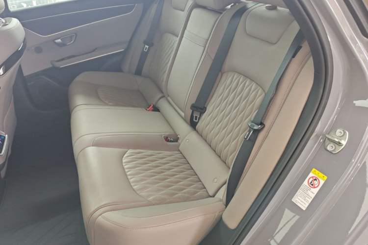 Used BYD Han 2025 DM-i Intelligent Driving Edition 125KM LiDAR Flagship Model Left Rear Seat