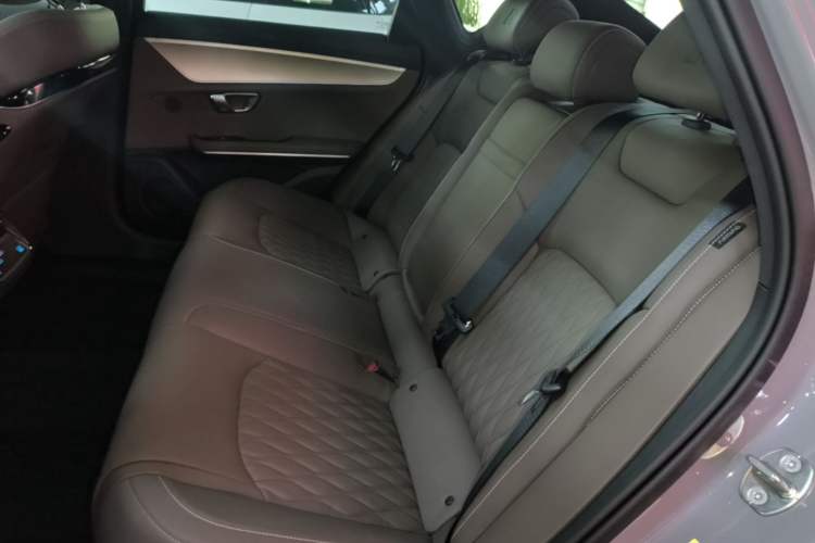 Used BYD Han 2025 DM-i Intelligent Driving Edition 125KM Prestige Model Left Rear Seat