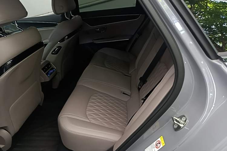Used BYD Han 2025 DM-i Intelligent Driving Edition 125KM LiDAR Flagship Model Left Rear Seat