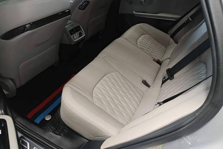 Used BYD Han 2025 DM-i Intelligent Driving Edition 125KM Prestige Model Left Rear Seat