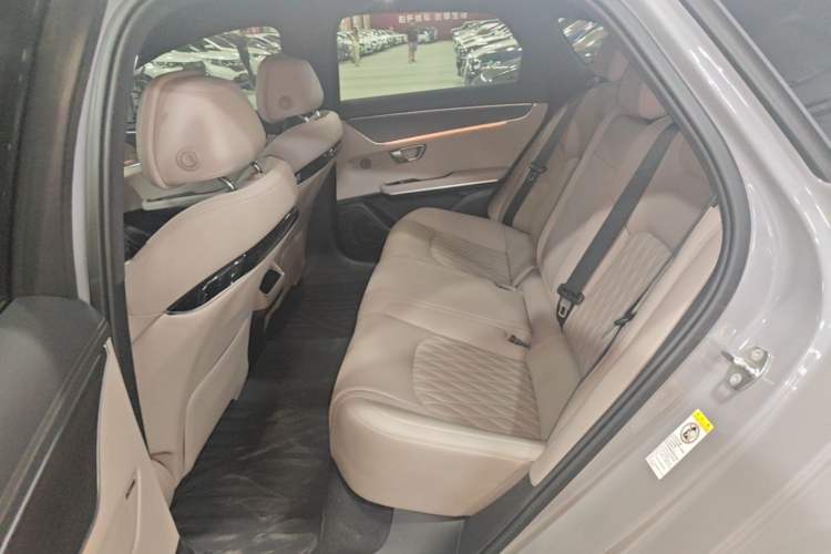 Used BYD Han 2025 DM-i 125KM LiDAR-Powered Intelligent Driving Model Left Rear Seat