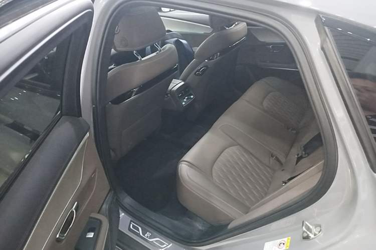 Used BYD Han 2025 DM-i Intelligent Driving Edition 125KM Prestige Model Left Rear Seat