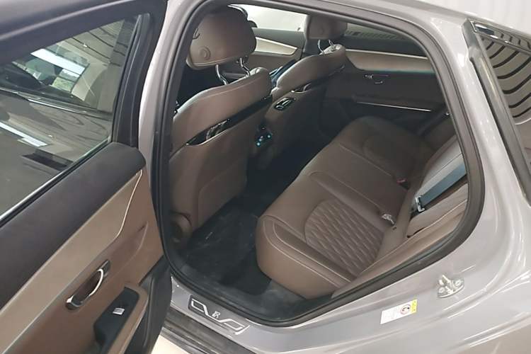 Used BYD Han 2025 DM-i Intelligent Driving Edition 125KM Prestige Model Left Rear Seat