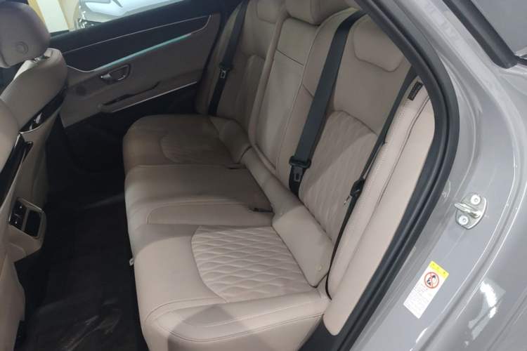 Used BYD Han 2025 DM-i 125KM LiDAR-Powered Intelligent Driving Model Left Rear Seat