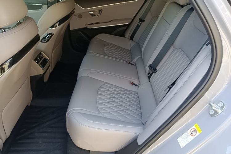 Used BYD Han 2025 DM-i Intelligent Driving Edition 125KM LiDAR Flagship Model Left Rear Seat