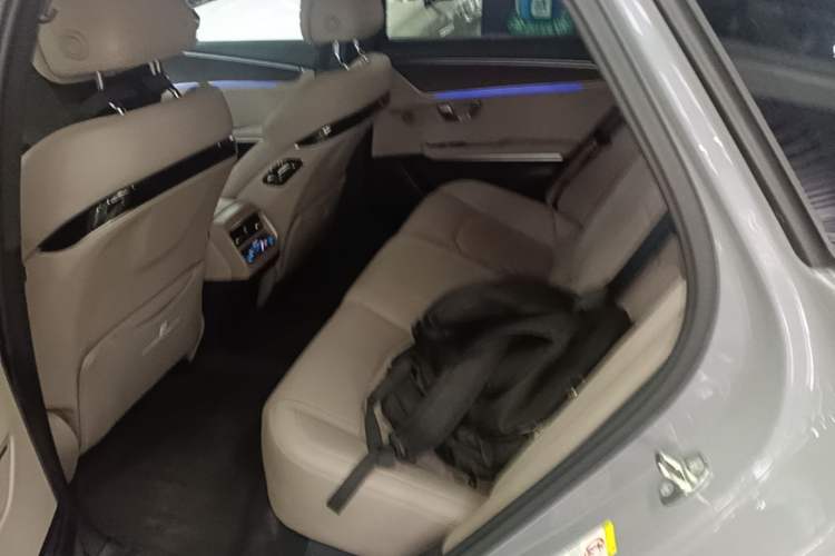 Used BYD Han 2025 EV with 701 km of Laser Radar-Enabled Intelligent Driving Left Rear Seat