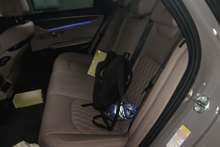 Used BYD Han 2025 EV with 701 km of Laser Radar-Enabled Intelligent Driving Left Rear Seat
