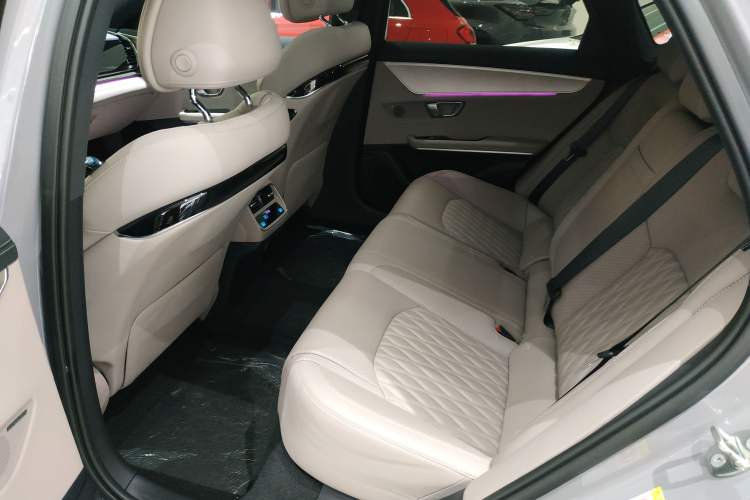 Used BYD Han 2025 DM-i Smart Drive 125KM Prestige Model Left Rear Seat