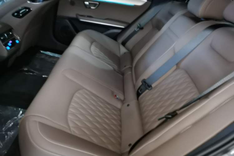 Used BYD Han 2025 DM-i Intelligent Driving Edition 125KM Prestige Model Left Rear Seat