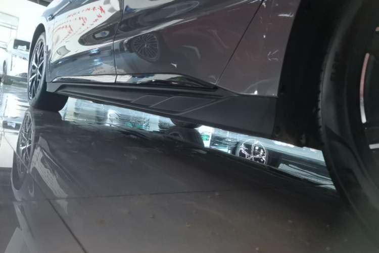 Used BYD Han 2025 DM-i 125KM LiDAR-Powered Intelligent Driving Model Left Side Sill
