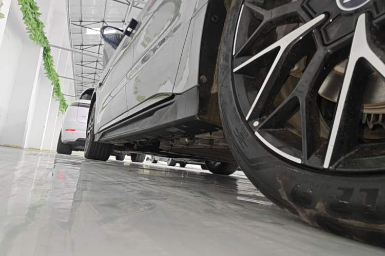 Used BYD Han 2025 DM-i Intelligent Driving Edition 125KM Prestige Model Left Side Sill
