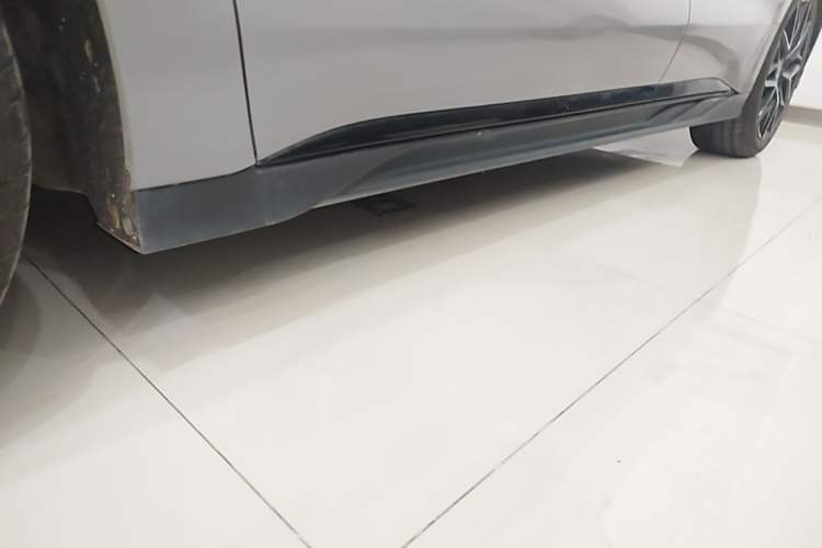 Used BYD Han 2025 DM-i Intelligent Driving Edition 125KM Prestige Model Left Side Sill