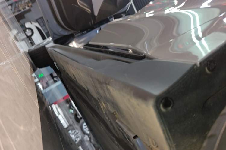 Used BYD Han 2025 EV with 701 km of Laser Radar-Enabled Intelligent Driving Left Side Sill
