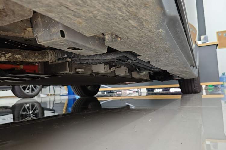 Used BYD Han 2025 DM-i Intelligent Driving Edition 125KM Prestige Model Left Side Sill
