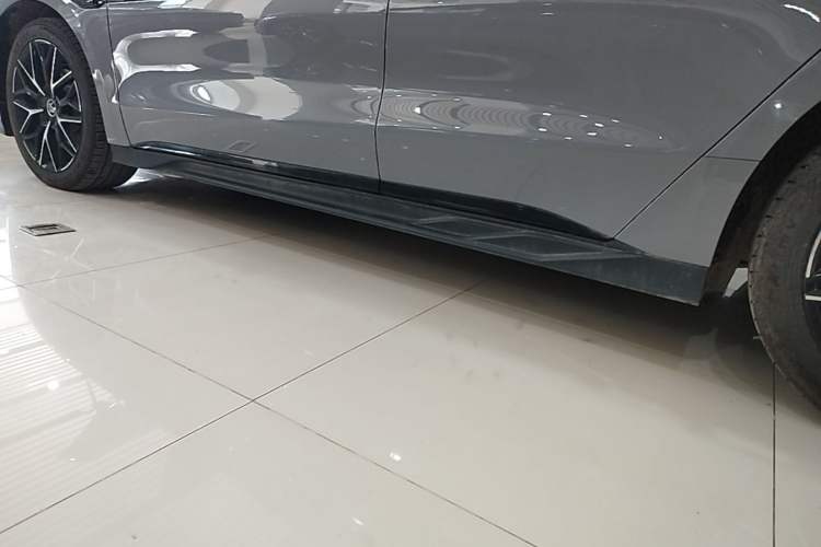 Used BYD Han 2025 DM-i Intelligent Driving Edition 125KM Prestige Model Left Side Sill