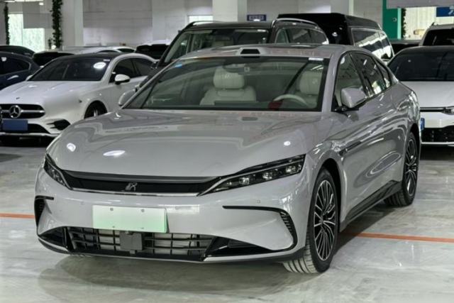 Used BYD Han 2025 DM-i Intelligent Driving Edition 125KM LiDAR Flagship Model