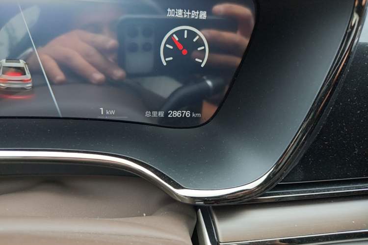 Used BYD Han 2025 DM-i Smart Drive 125KM Comfort Edition Odometer Close Up
