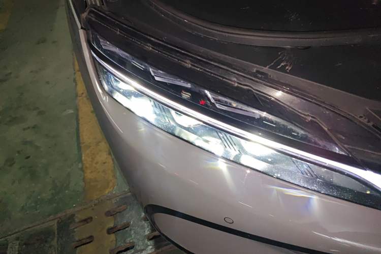 Used BYD Han 2025 EV with 701 km of Laser Radar-Enabled Intelligent Driving Right Front Headlight
