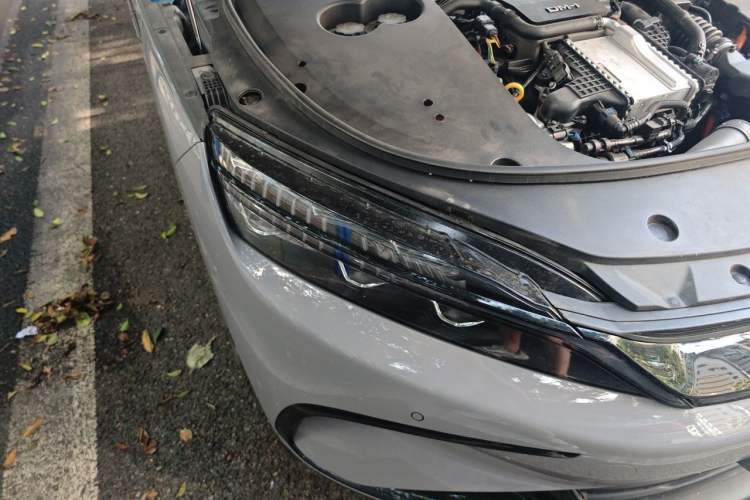 Used BYD Han 2025 DM-i 125KM Prestige Model Right Front Headlight