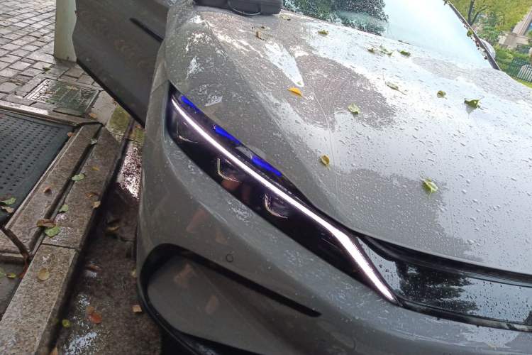 Used BYD Han 2025 EV 605KM Prestige Model Right Front Headlight