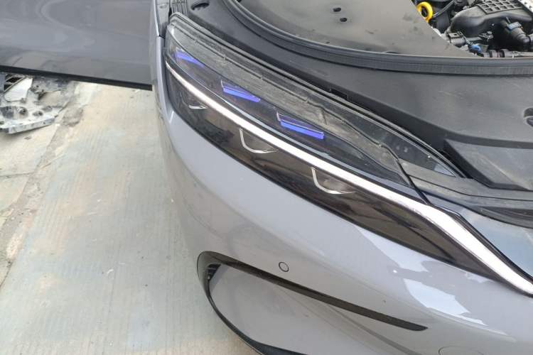 Used BYD Han 2025 DM-i Intelligent Driving Edition 125KM Prestige Model Right Front Headlight