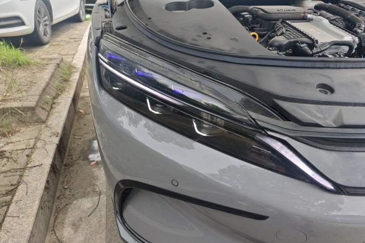 Used BYD Han 2025 DM-i 125KM Prestige Model Right Front Headlight