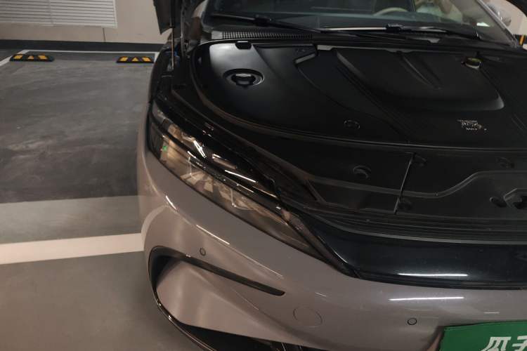 Used BYD Han 2025 EV with 701 km of Laser Radar-Enabled Intelligent Driving Right Front Headlight