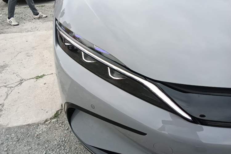 Used BYD Han 2025 DM-i 125KM Prestige Model Right Front Headlight