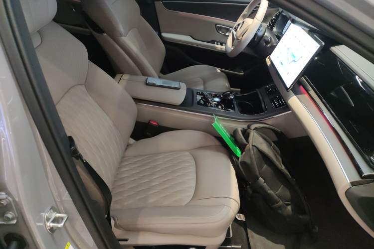 Used BYD Han 2025 DM-i Intelligent Driving Edition 125KM LiDAR Flagship Model Right Front Seat