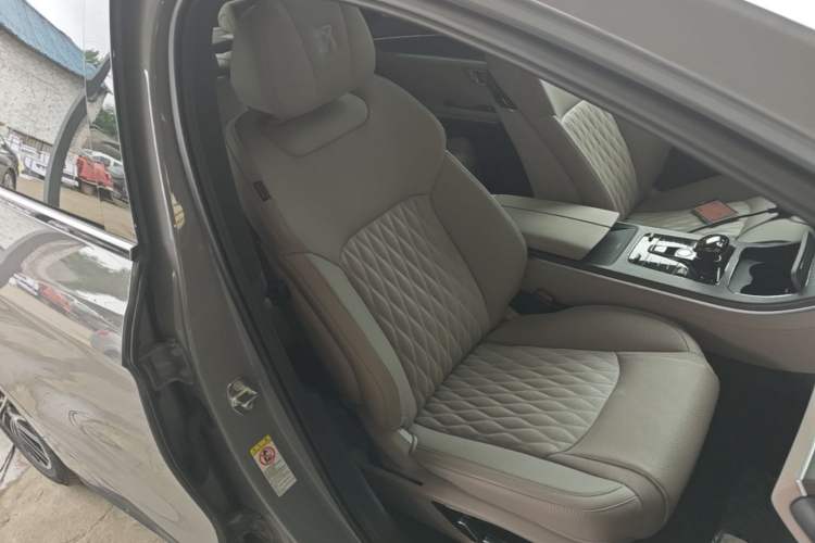 Used BYD Han 2025 EV with 701 km of Laser Radar-Enabled Intelligent Driving Right Front Seat