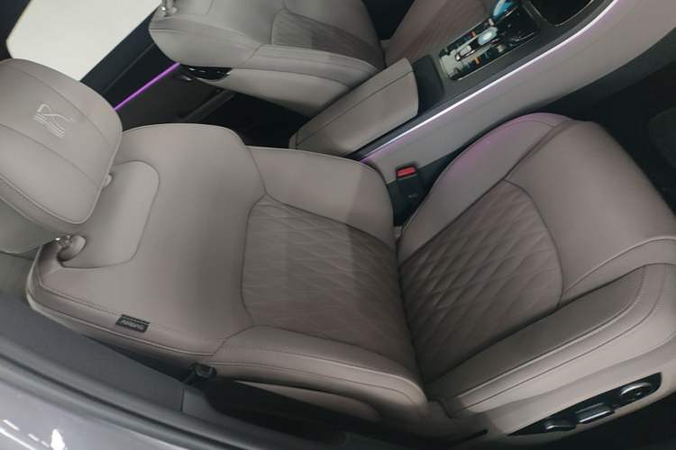 Used BYD Han 2025 DM-i Intelligent Driving Edition 125KM LiDAR Flagship Model Right Front Seat
