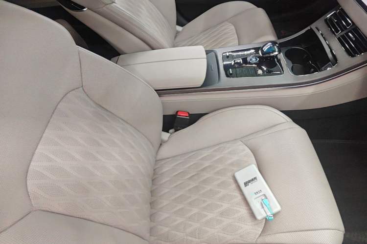 Used BYD Han 2025 DM-i 125KM LiDAR-Powered Intelligent Driving Model Right Front Seat