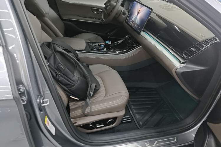 Used BYD Han 2025 DM-i 125KM Elite Model Right Front Seat
