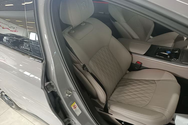 Used BYD Han 2025 DM-i Intelligent Driving Edition 125KM LiDAR Flagship Model Right Front Seat