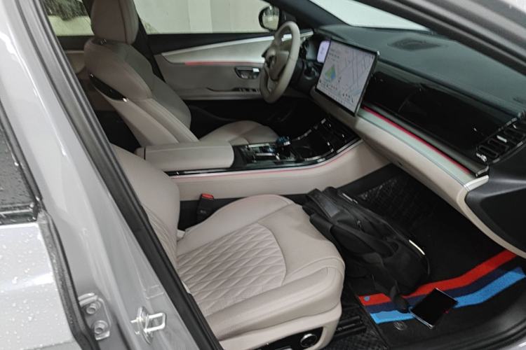 Used BYD Han 2025 DM-i Intelligent Driving Edition 125KM Prestige Model Right Front Seat