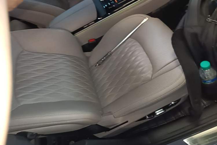 Used BYD Han 2025 DM-i 125KM Prestige Model Right Front Seat