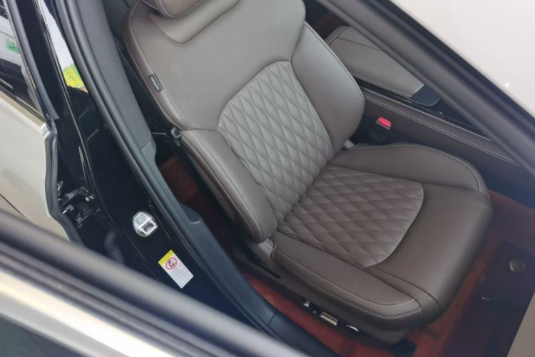 Used BYD Han 2025 DM-i 125KM Elite Model Right Front Seat