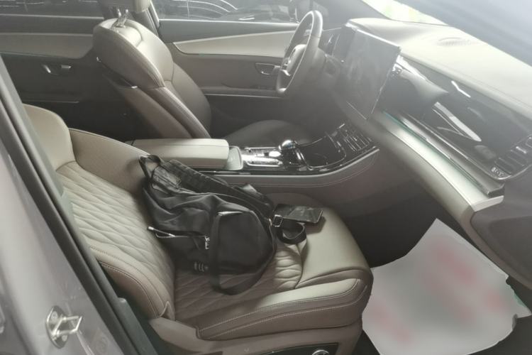 Used BYD Han 2025 DM-i Intelligent Driving Edition 125KM LiDAR Flagship Model Right Front Seat
