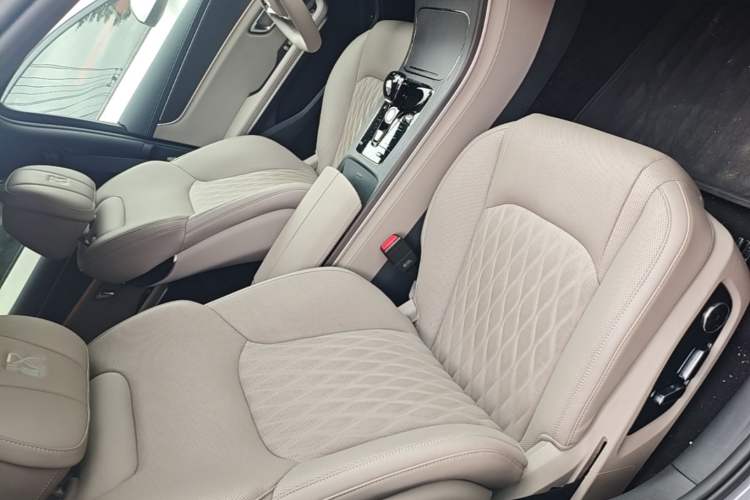 Used BYD Han 2025 EV with 701 km of Laser Radar-Enabled Intelligent Driving Right Front Seat