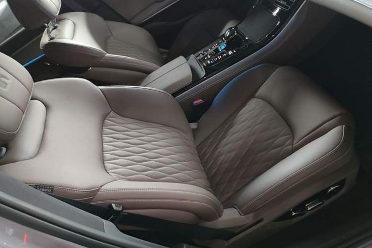 Used BYD Han 2025 DM-i 125KM Prestige Model Right Front Seat